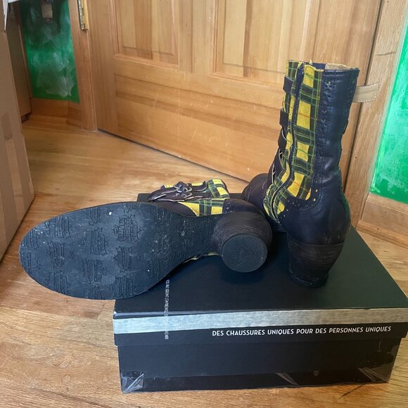 John Fluevog "Woodland" Navy with Yellow Plaid Buckle Boots sz 10 - Picture 4 of 4